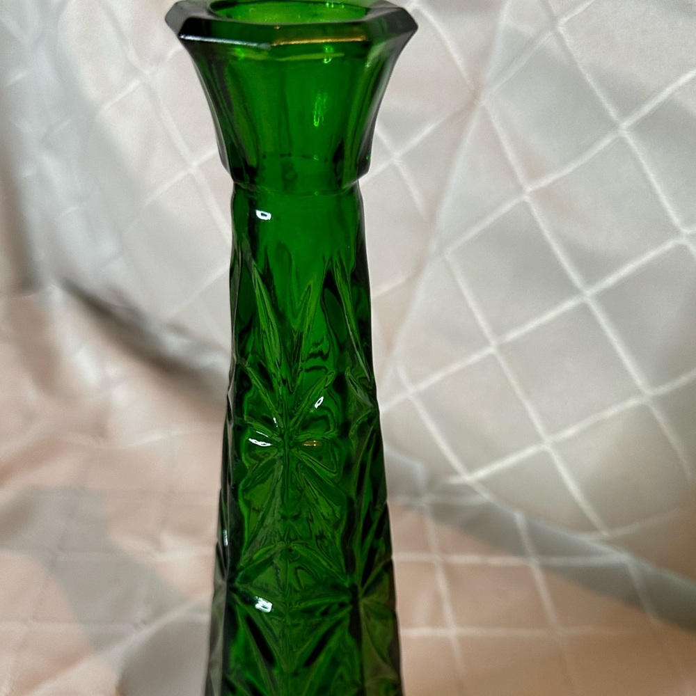 Vintage Green Starburst Glass Vase, 9” tall - Picture 2 of 4